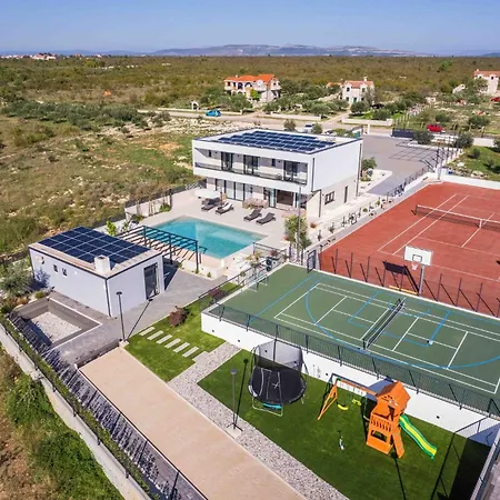 Villa Freedom With Pool And Tennis Court Mala Cista
