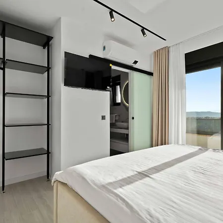 Freedom With Pool And Tennis Court Villa *