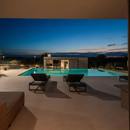 Freedom With Pool And Tennis Court Villa Mala Cista