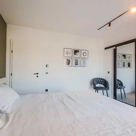 Freedom With Pool And Tennis Court Villa *