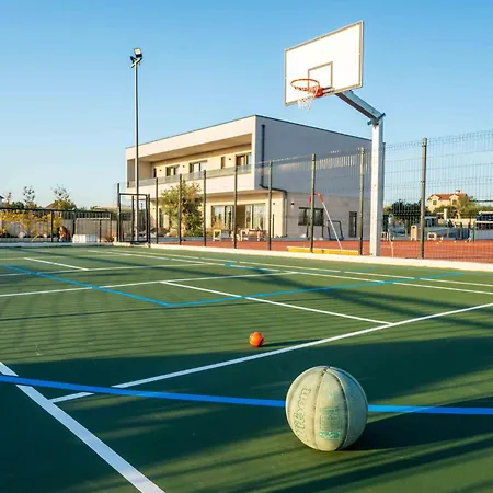 Villa Freedom With Pool And Tennis Court